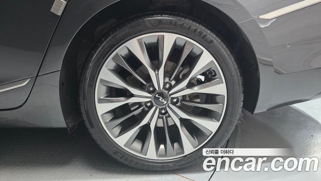 Kia K8 2.5 Gasoline 2WD Noblesse 2023 — фото 21