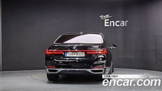 BMW 7 Series (G11) 730d xDrive Design Pure Excellence 2021 — фото 4