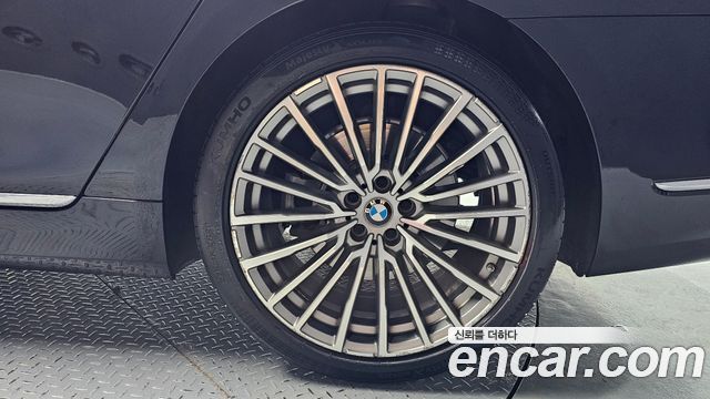 BMW 7 Series (G11) 730d xDrive Design Pure Excellence 2021 — фото 5