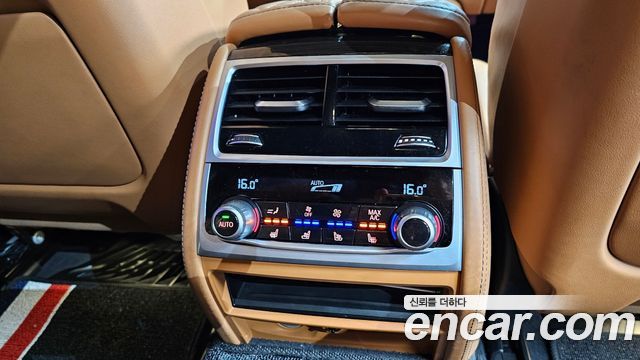 BMW 7 Series (G11) 730d xDrive Design Pure Excellence 2021 — фото 18