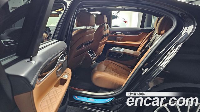 BMW 7 Series (G11) 730d xDrive Design Pure Excellence 2021 — фото 26