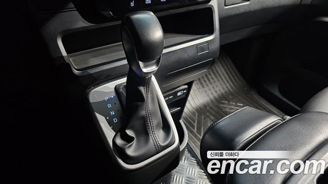 Hyundai Staria Tourer 11-Seater Modern 2023 — фото 9