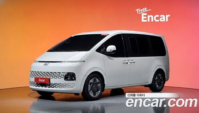 Hyundai Staria Tourer 11-Seater Modern 2023 — фото 1