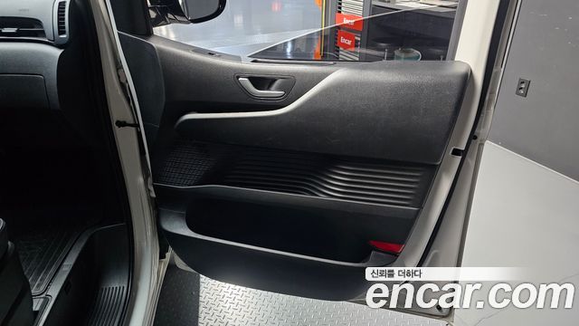 Hyundai Staria Tourer 11-Seater Modern 2023 — фото 25