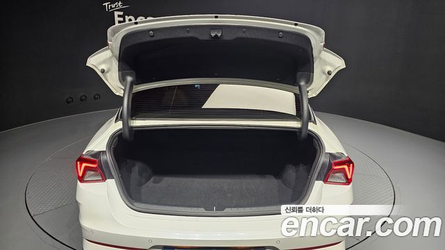 Kia K5 (III) 2.0 Noblesse 2023 — фото 20