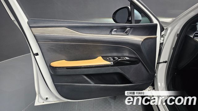 Kia K5 (III) 2.0 Noblesse 2023 — фото 24