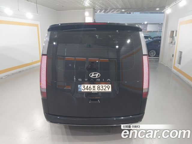 Hyundai Staria Lounge 9-Seater Inspiration 2023 — фото 4