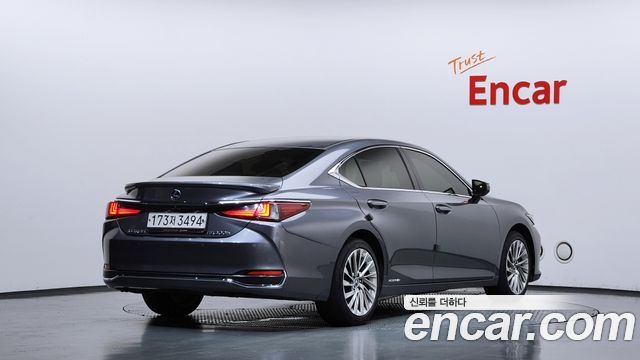 Lexus ES300h (VII) Luxury Plus 2021 — фото 2