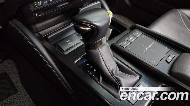 Lexus ES300h (VII) Luxury Plus 2021 — фото 9
