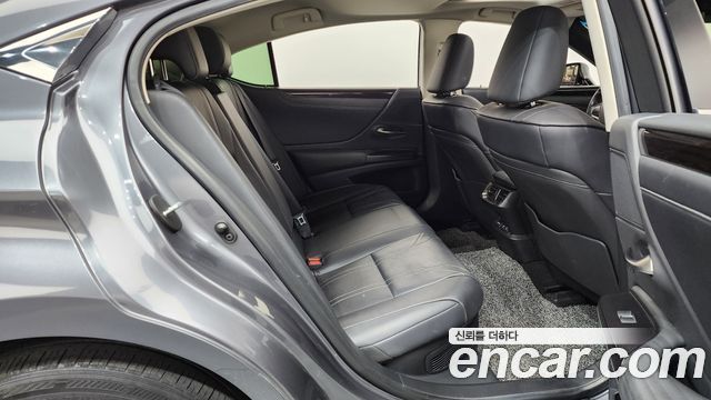 Lexus ES300h (VII) Luxury Plus 2021 — фото 11