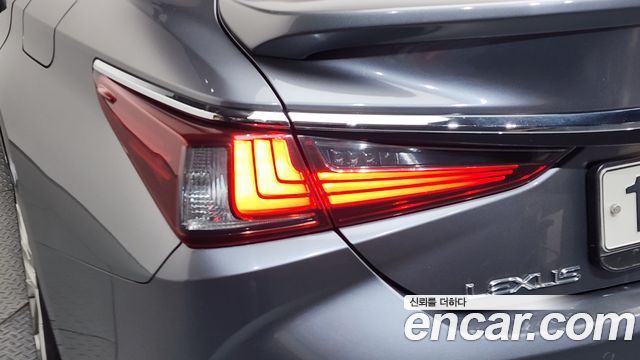 Lexus ES300h (VII) Luxury Plus 2021 — фото 23
