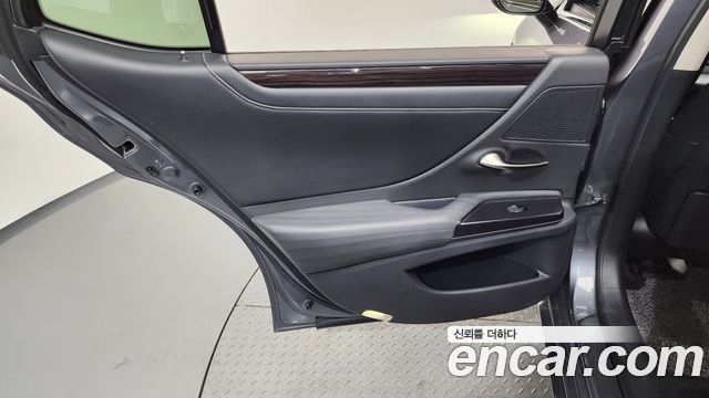 Lexus ES300h (VII) Luxury Plus 2021 — фото 25