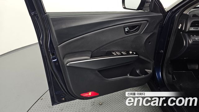 KG Mobility (SsangYong) Tivoli Armor Diesel VX 2WD 2019 — фото 30