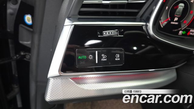 Audi Q8 (4M) 45 TDI Quattro Premium 2021 — фото 27