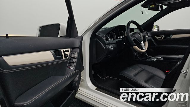 Mercedes-Benz C-Class (W204) C200 CGI Avantgarde Style Package 2013 — фото 10