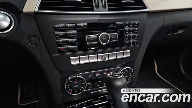 Mercedes-Benz C-Class (W204) C200 CGI Avantgarde Style Package 2013 — фото 17