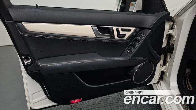 Mercedes-Benz C-Class (W204) C200 CGI Avantgarde Style Package 2013 — фото 24