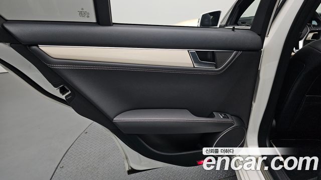 Mercedes-Benz C-Class (W204) C200 CGI Avantgarde Style Package 2013 — фото 25
