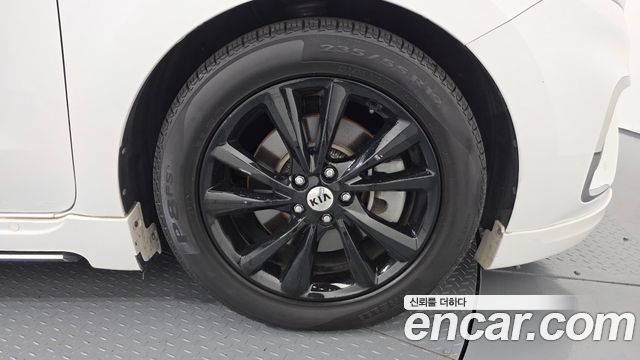 Kia Carnival Gasoline 9-Seater Hi-Limousine Noblesse Special 2020 — фото 21