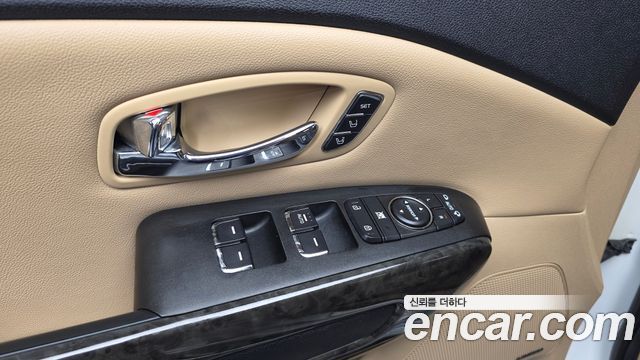 Kia Carnival Gasoline 9-Seater Hi-Limousine Noblesse Special 2020 — фото 31