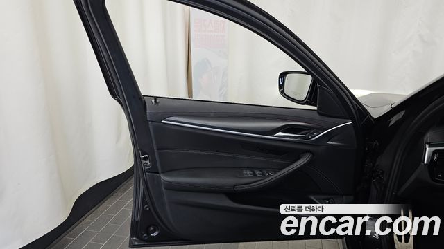 BMW 5 Series (G30) 523d M Sport 2023 — фото 24