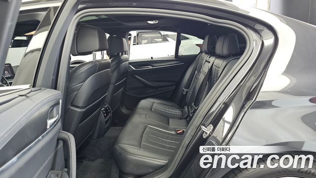 BMW 5 Series (G30) 523d M Sport 2023 — фото 26