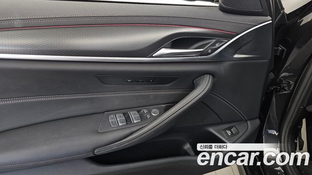 BMW 5 Series (G30) 523d M Sport 2023 — фото 29