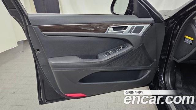 Genesis G80 2.2D AWD Luxury 2018 — фото 24