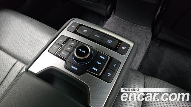 Genesis G80 2.2D AWD Luxury 2018 — фото 31