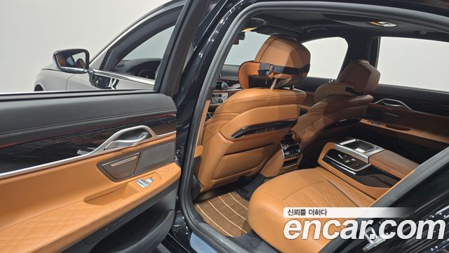 BMW 7 Series (G11) 730d xDrive M Sport 2021 — фото 11