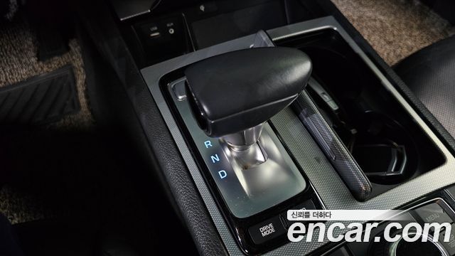 Genesis G80 3.3 GDI AWD Premium Luxury 2017 — фото 9