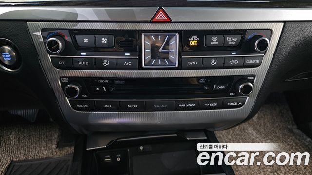 Genesis G80 3.3 GDI AWD Premium Luxury 2017 — фото 15