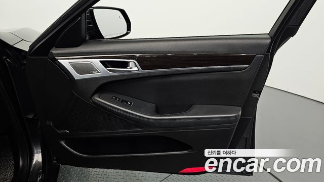 Genesis G80 3.3 GDI AWD Premium Luxury 2017 — фото 24