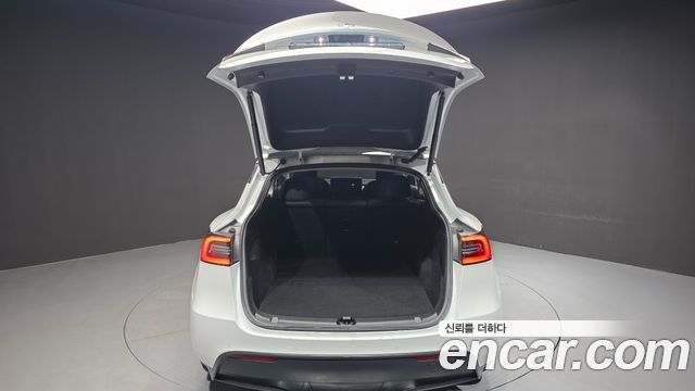 Tesla Model Y Long Range AWD 2022 — фото 20