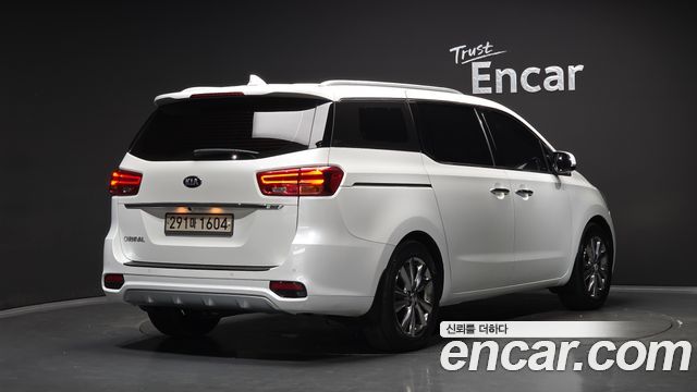 Kia Carnival 9-Seater Noblesse Special 2019 — фото 2