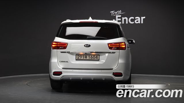 Kia Carnival 9-Seater Noblesse Special 2019 — фото 4
