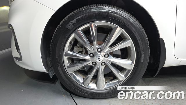 Kia Carnival 9-Seater Noblesse Special 2019 — фото 5