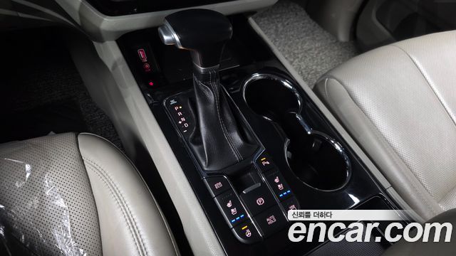 Kia Carnival 9-Seater Noblesse Special 2019 — фото 9