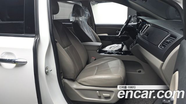 Kia Carnival 9-Seater Noblesse Special 2019 — фото 11