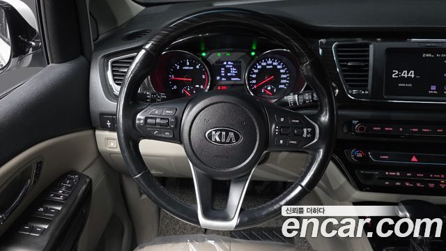 Kia Carnival 9-Seater Noblesse Special 2019 — фото 13
