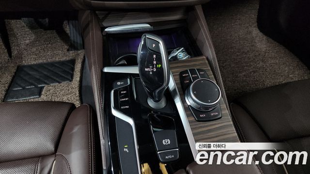 BMW 5 Series (G30) 530i xDrive Luxury Plus 2018 — фото 9