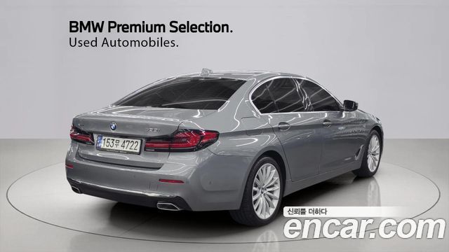 BMW 5 Series (G30) 530i xDrive Luxury 2023 — фото 2