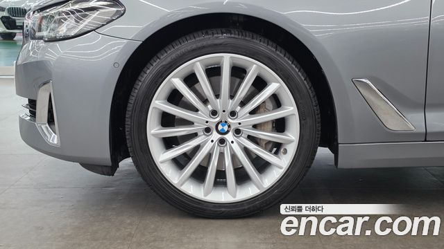 BMW 5 Series (G30) 530i xDrive Luxury 2023 — фото 5