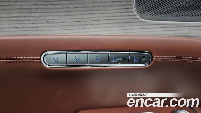 Genesis G90 (RS4) Gasoline 3.5 Turbo AWD 2023 — фото 30