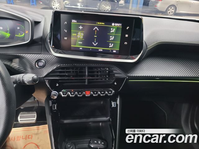 Peugeot 2008 (II) 1.5 BlueHDi GT Line 2021 — фото 18