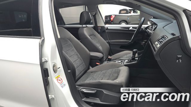 Volkswagen Golf (VII) 2.0 TDI 2016 — фото 11