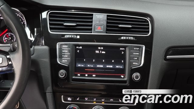 Volkswagen Golf (VII) 2.0 TDI 2016 — фото 14