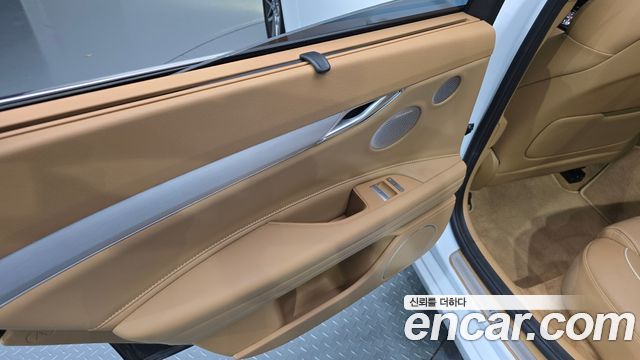 Genesis G80 (RG3) Gasoline 2.5 Turbo AWD 2025 — фото 25