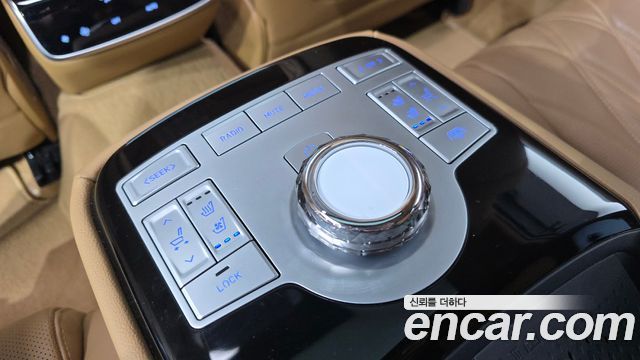 Genesis G80 (RG3) Gasoline 2.5 Turbo AWD 2025 — фото 28