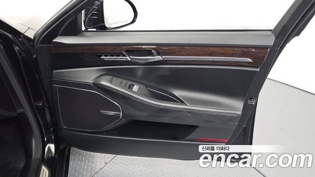 Genesis EQ900 3.8 GDI AWD Luxury 2016 — фото 24